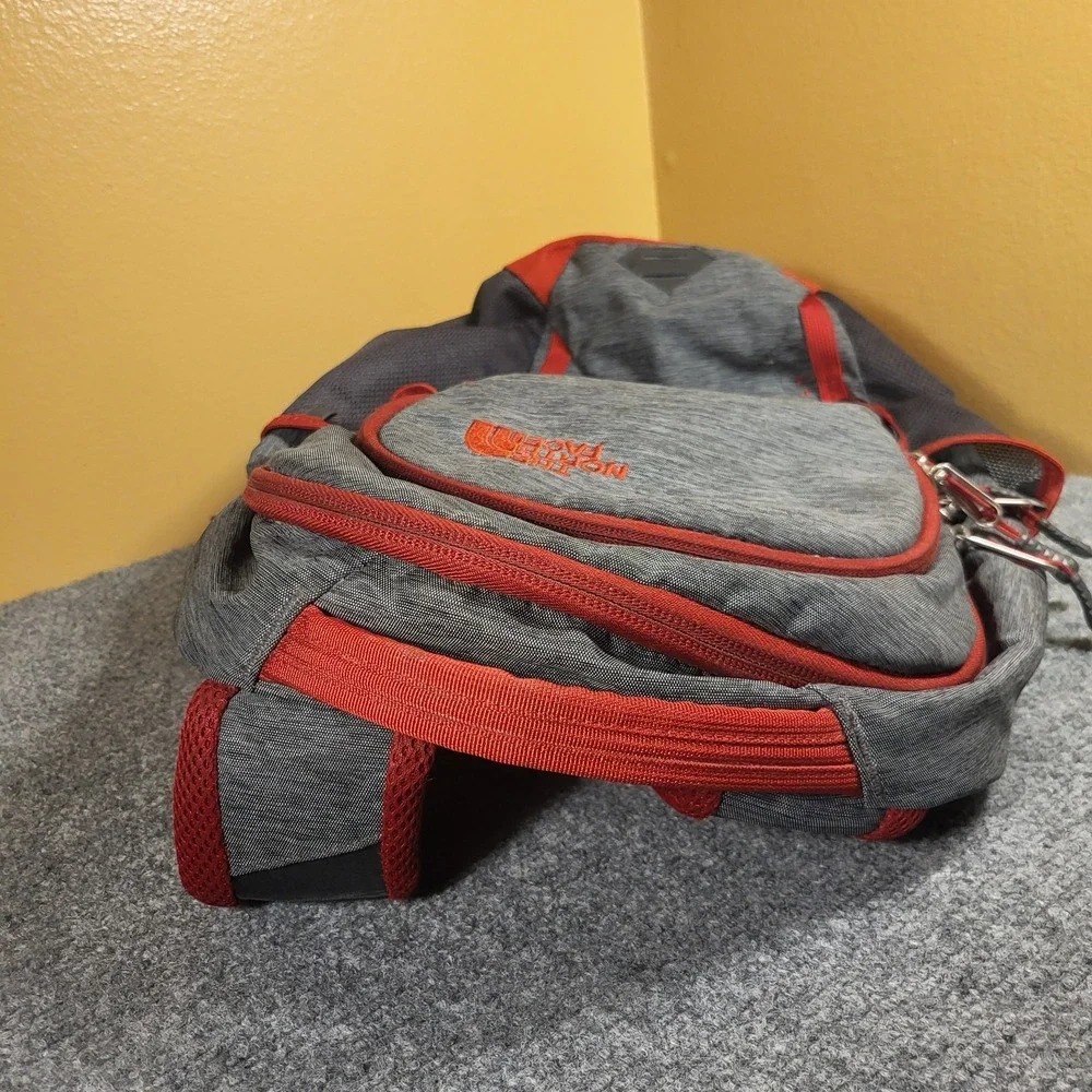 The North Face Vault Backpack Super Clean Gray/Burgundy (NF0A3KV9)
